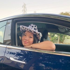 Meet your Posher, Mia